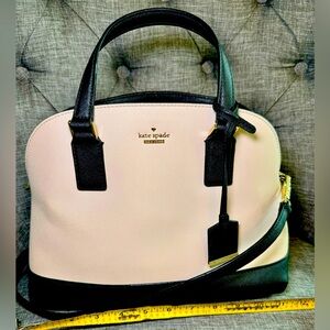 Classic Kate Spade purse in EUC